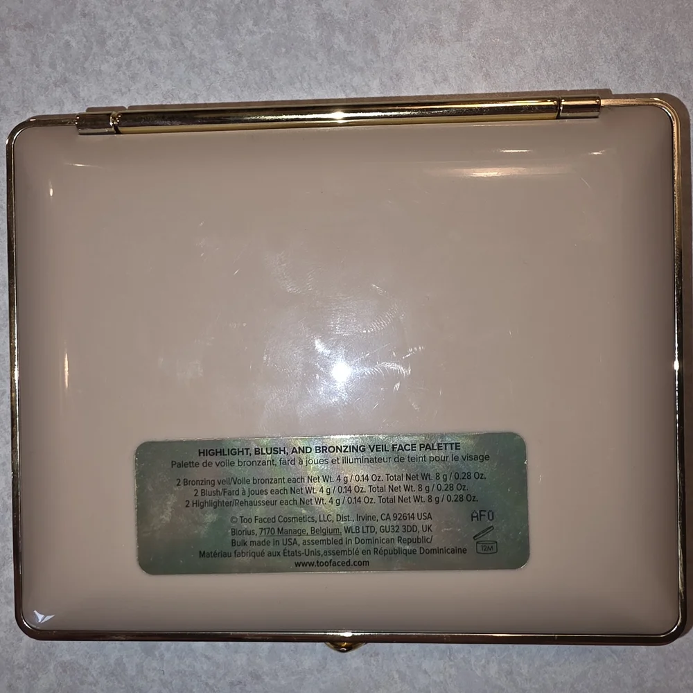 Too Faced Natural Face Palette - Soft Pink and Gold - Picture 5 of 6